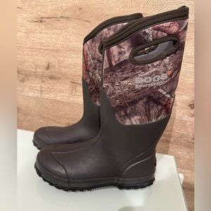 Classic BOGS Camo Boots FOR WOMEN